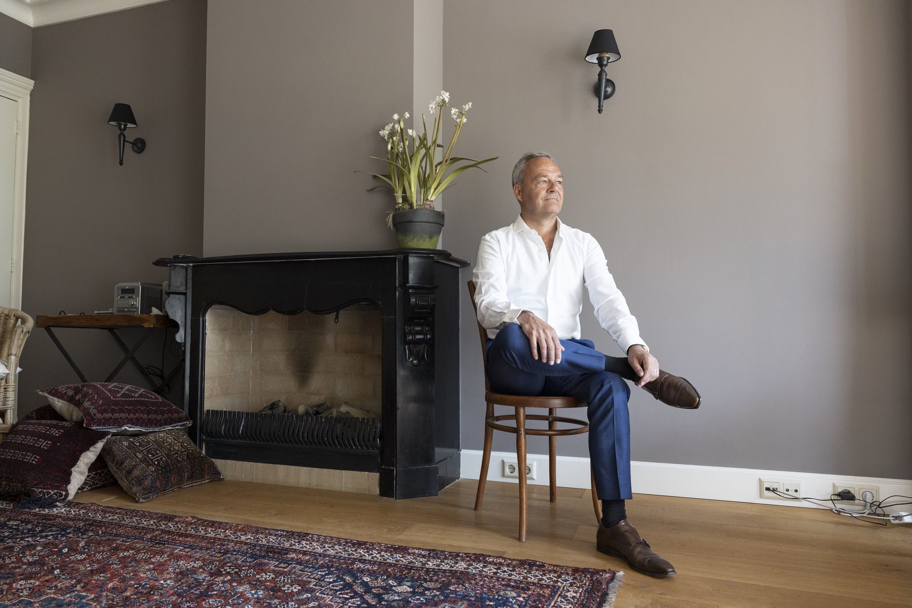 Jan Zijderveld at home in Bankaplein, Den Haag.